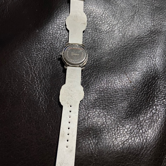 Disney Cinderella watch by Geneva - Picture 6 of 7